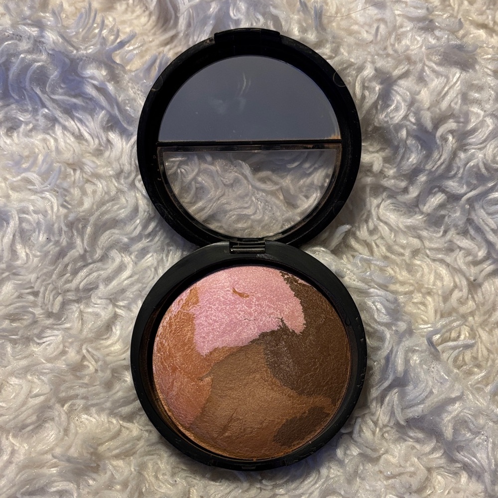 Laura Geller Baked Blush - N - Bronze “ Ginger Bronze” shade - Picture 3 of 3